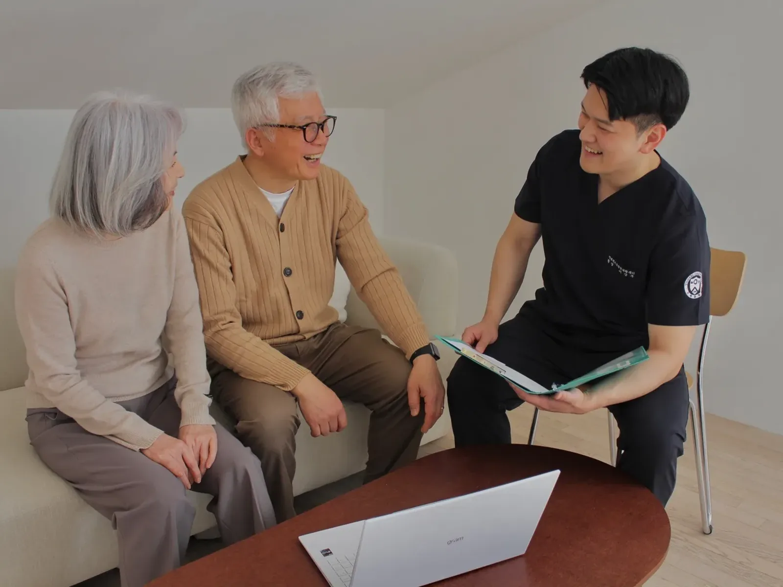 인지기능 강화 운동 장면